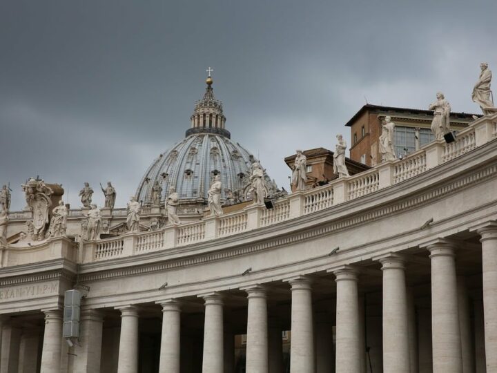 Ватикан вводит более строгие меры в отношении сверхъестественных явлений