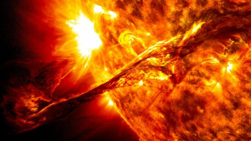 На Землю обрушится самая сильная солнечная буря за 165 лет
