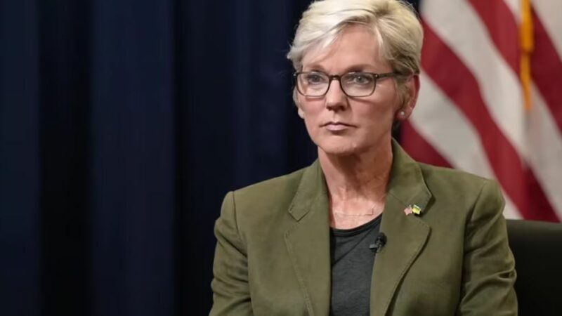 Министр энергетики США признал участие военных в расследованиях НЛО