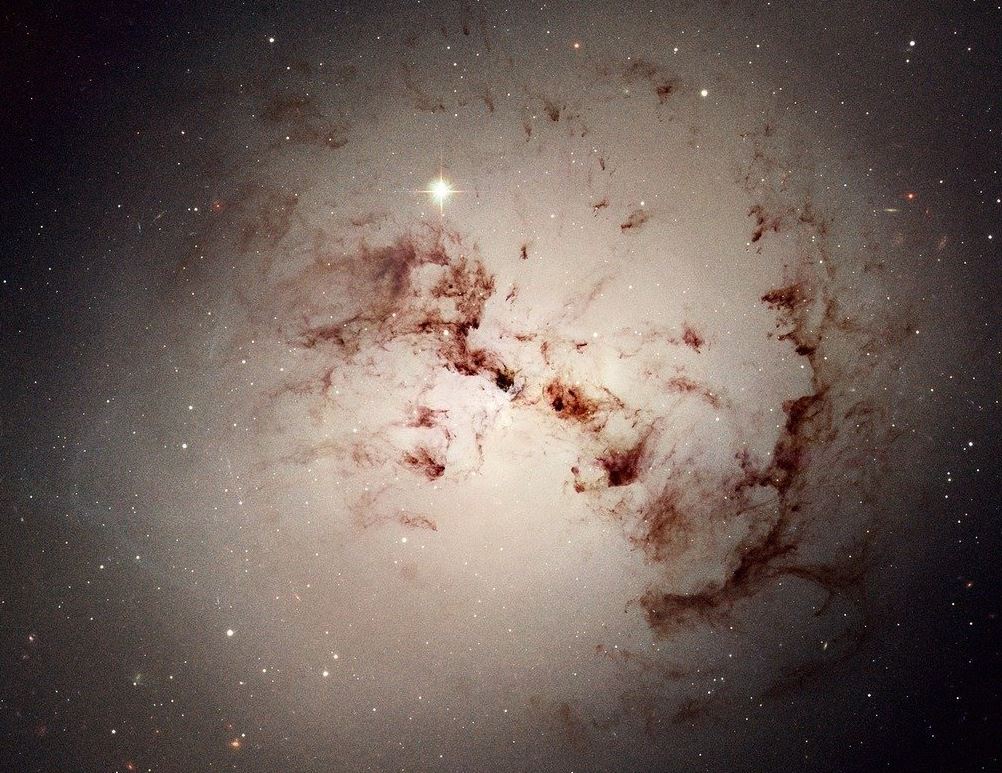 Невозможная материя обнаружена в соседней галактике