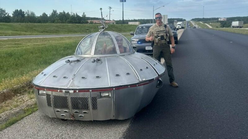 Заместитель шерифа остановил необычное «НЛО» в Миссури