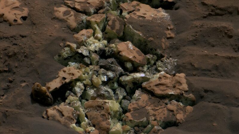 Марсоход Curiosity обнаружил сюрприз в марсианском камне