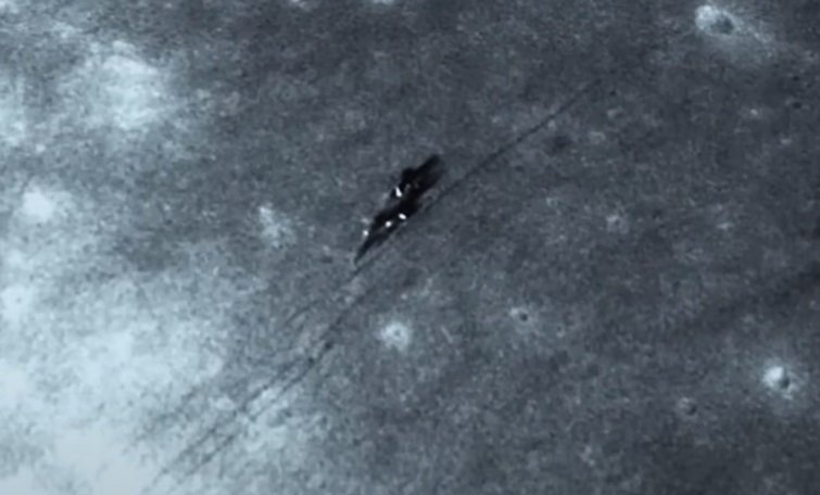 Тайна Луны: Обнаружен загадочный металлический объект — следы пришельцев или космическая аномалия?