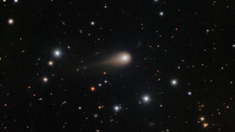 Хвост межзвездной странницы: телескопы мира исследуют уникальную комету 3I/ATLAS