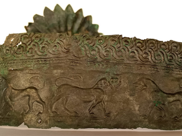 Перевёрнутая корона: В Греции найдено захоронение знатной женщины, лишённой власти