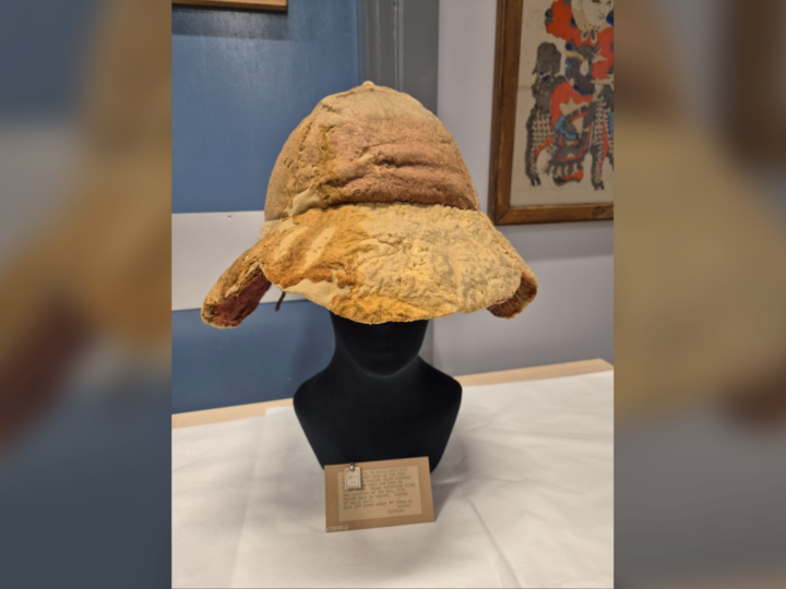 КОПТСКАЯ ШЛЯПА ВРЕМЁН РИМСКОГО ЕГИПТА: СОЛНЦЕЗАЩИТНЫЙ ШЕДЕВР ИЗ ВЕКОВОЙ ПЫЛИ