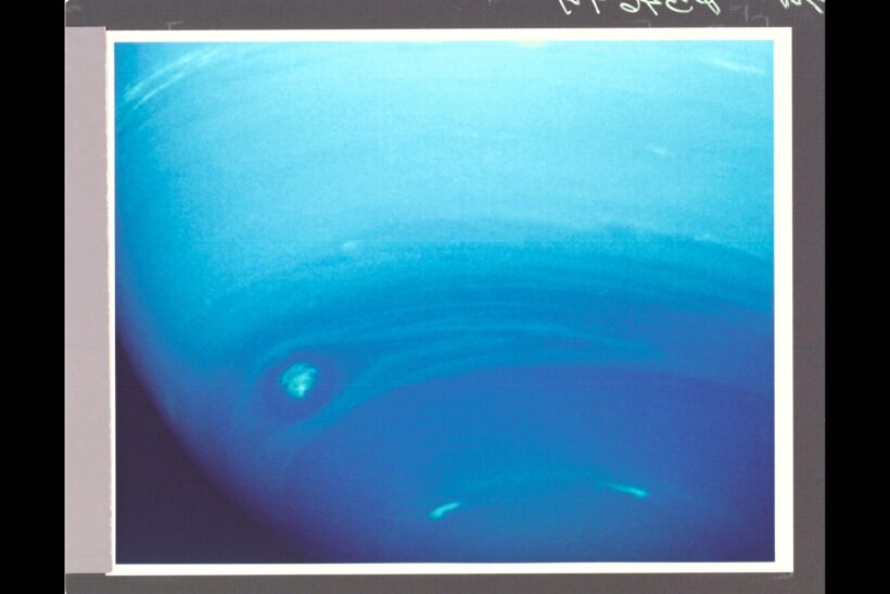 Тайны ледяных гигантов: новые данные раскрывают каменные сердца Урана и Нептуна