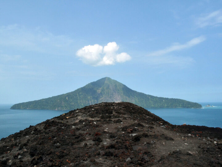 Самый громкий звук на Земле: от вулканов до вакуума