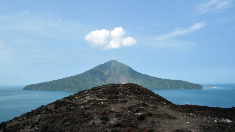 Самый громкий звук на Земле: от вулканов до вакуума