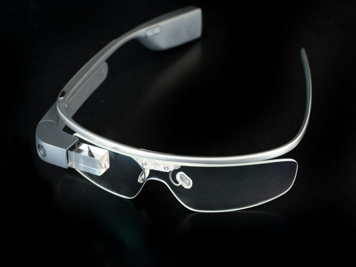 Очки с ИИ: Почему у Google не получается, и что изменится в третьей попытке?