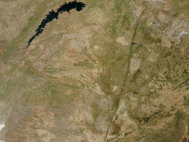 Великая Дайка Зимбабве: Геологическое сокровище, видимое из космоса