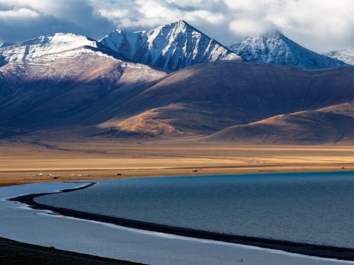 Исчезающие озера Тибета пробуждают землетрясения: неожиданная связь между климатом и тектоникой