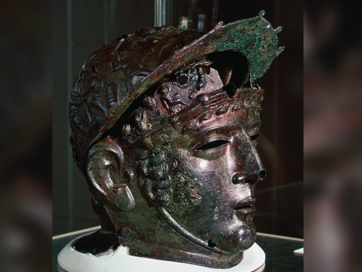 Забытая каска легионера: Тайна шлема из Рибчестера