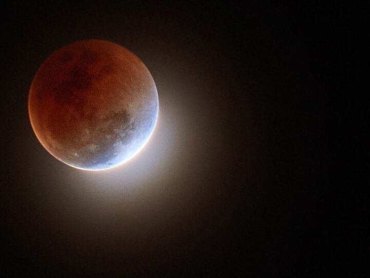 «Алое полнолуние»: Запад Северной Америки готовится к редкому зрелищу