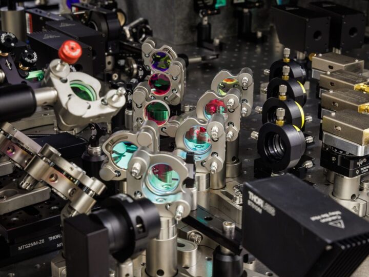 Стеклянная вечность: Microsoft научилась хранить терабайты данных 10 000 лет на обычном стекле