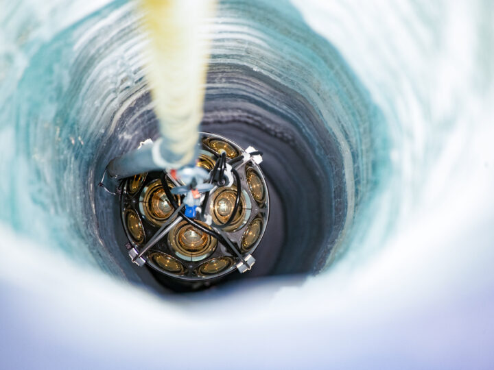 Ледяной телескоп прокачали: детектор «призрачных частиц» на Южном полюсе готов к новым открытиям