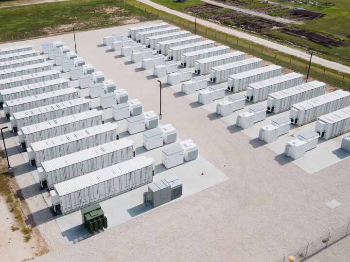 «Невольные союзники»: Как политика Трампа не смогла остановить революцию солнца и ветра