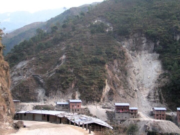 Дороги, которые убивают: почему сельские трассы Непала не приносят пользы, но вызывают оползни