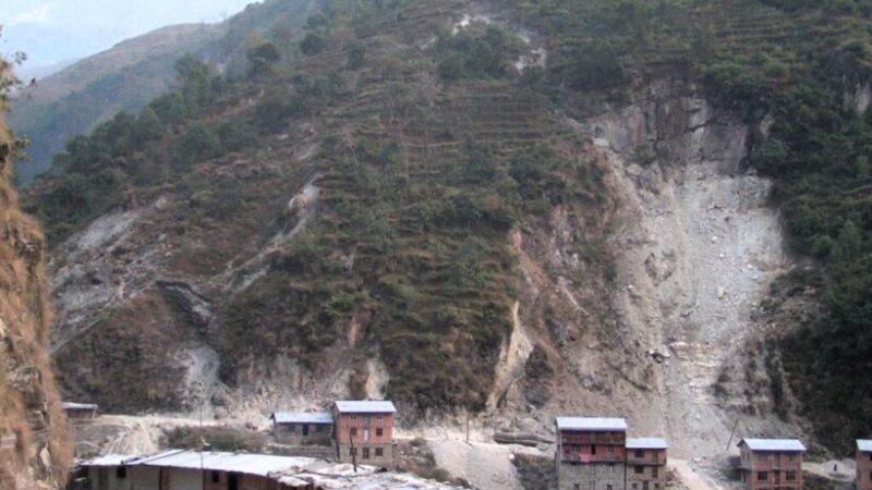 Дороги, которые убивают: почему сельские трассы Непала не приносят пользы, но вызывают оползни