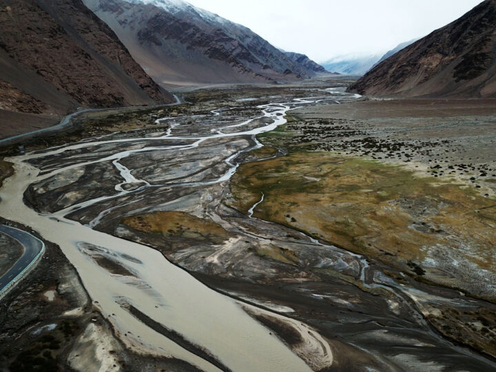 Призрачная буква Y в сердце пустыни: Спутник запечатлел древний форт, реку с нефритом и тайны Шелкового пути