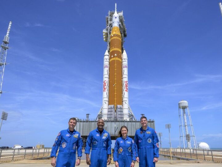 «Артемида-2» стартует уже сегодня: NASA готовится к первому за 50 лет пилотируемому полету к Луне