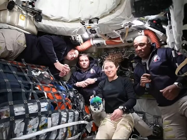 «Вы выглядите прекрасно»: экипаж Artemis II записал первые видео из космоса — и починил туалет за $30 млн