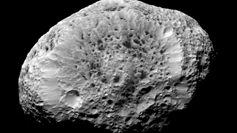 Космическая катастрофа: как Титан «протаранил» неизвестную луну Сатурна и создал его кольца