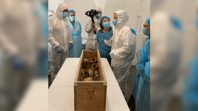 Тайны средневековой королевы: в барселонском монастыре нашли 25 скелетов с ножевыми ранениями и останки беременной женщины