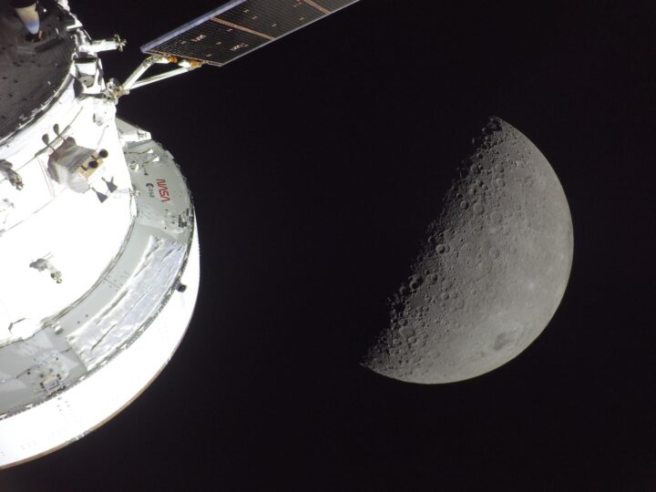 Луна в цвете: что увидели астронавты Artemis II с орбиты