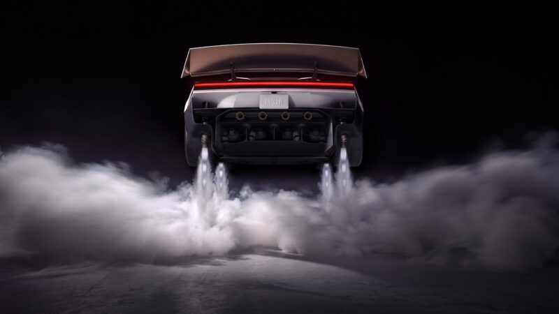Tesla показала «летающий» Roadster: трюки в воздухе, но есть вопросы