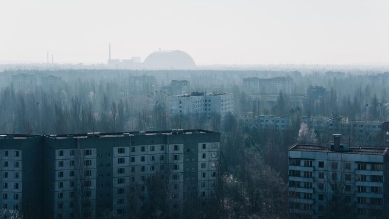 ИИ-компании как заложники друг друга: чему учит пример ядерной отрасли